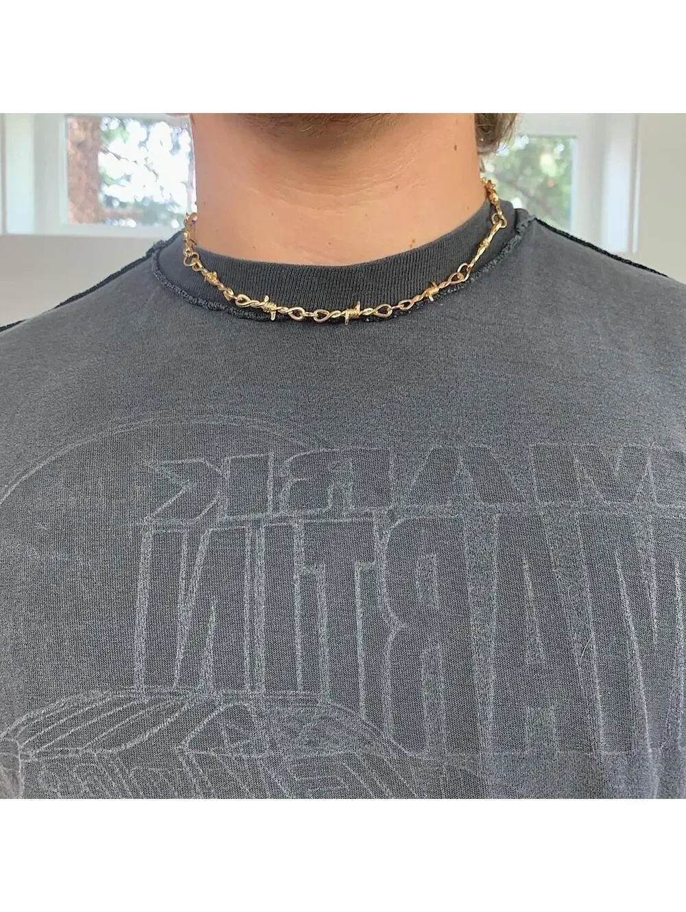 Y2k gold barbwire opium punk style chocker necklace. Cool design. Nice quality.